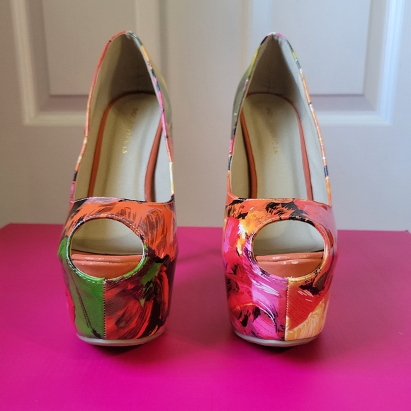 Pumps - Picture 4 of 6